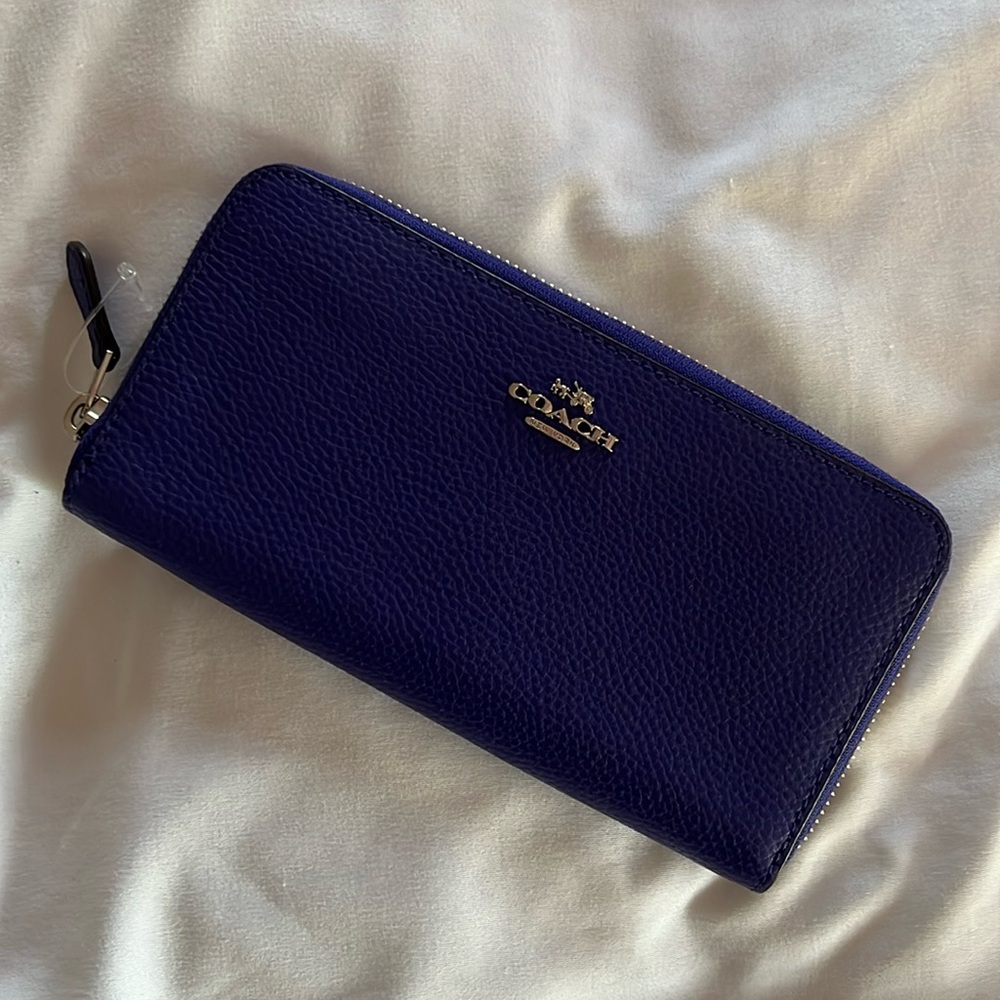 Pebbled leather accordion zip wallet